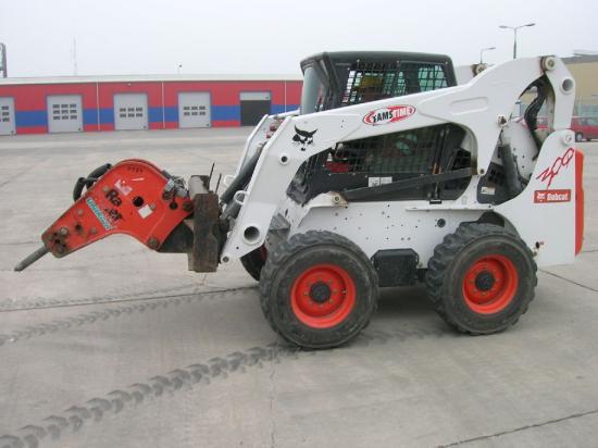 ladowarka-bobcat-s300-01